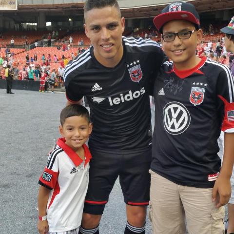 FFP Devin Diaz with brother DC United Most Valuable kids (2)